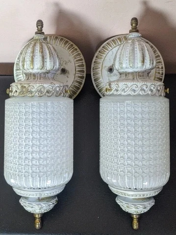 Vtg L&L WMC 1968 Wall Sconce Light Fixture 8896  Glass Globe s/Antiqued Metal Cover