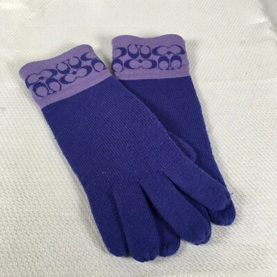 Двусторонние вязаные перчатки Coach из 100% шерсти мериноса с логотипом фиолетовая лаванда один размер - Изображение 1 из 4