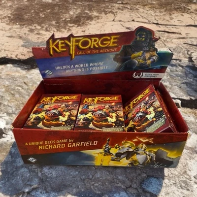 KeyForge Call of the Archons Rojo Set 8 Barajas Selladas Caja de Exhibición Ret 1ª Edición Foto 1 de 4