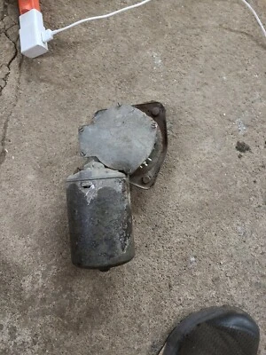 Motor limpiaparabrisas MERCEDES-BENZ 220 D/8 W114 W115 SIN PROBAR  Foto 1 de 4