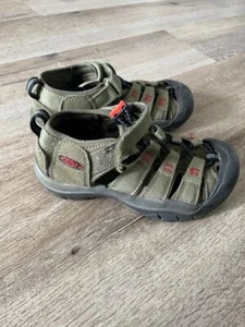 Keen Newport H2 Sandals Army Green Kids Size 13 Boys 31 EU Olive Washable Summer - Picture 1 of 8