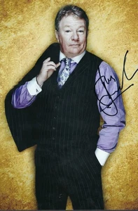 JIM DAVIDSON - COMEDIAN HAND SIGNED 12x8 PHOTO - Picture 1 of 1