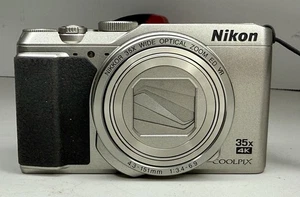 Nikon COOLPIX A900 20,0-MP-Digitalkamera silber - Bild 1 von 9