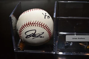 Béisbol firmado por Jonas Brothers RAWLINGS KEVIN NICK y JOE - ¡RARO! - Imagen 1 de 4