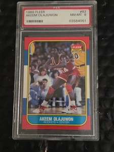 Akeem Olajuwon PSA 8 NM-MT 1986 Fleer HOF Basketball ROOKIE RC Card #82 - Bild 1 von 3