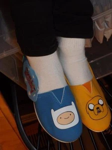 NEU Adventure Time Finn & Jake gelb/blau Schuhe Gr. M Medium 7/8 - Bild 1 von 12