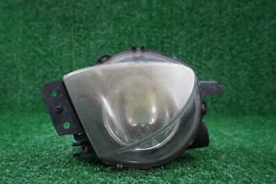 Farol de neblina do lado direito do passageiro BMW 325i 2006 2007 2008 fabricante de equipamento original  - Imagem 1 de 4
