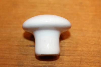 Perilla de extracción de cajón redonda genérica de porcelana blanca única huérfana NOS DD-4 Foto 1 de 4