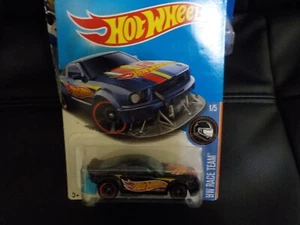 HOT WHEELS TREASURE HUNT 2005 FORD MUSTANG #1 - Picture 1 of 3