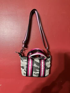 Think Royln  Puffer Gray CAMO PK/BK STRAP  Crossbody Handbag Small 6.5" x 10 - Picture 1 of 14