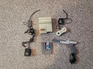 Consola Nintendo NES Top Loader con mando Mario Bros Duck Hunt Zapper ¡MIRA! - Imagen 1 de 10