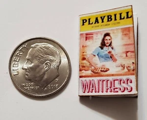 Miniatur Puppenhaus Spielzettel 1/12 1" Broadway Theater Kellnerin Musical - Bild 1 von 6