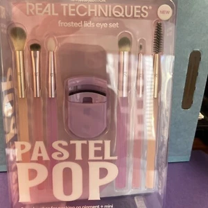 Real Techniques Juego de ojos de párpados esmerilados Kit esencial diario Juego de 6 piezas - Imagen 1 de 9