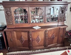 Wohnzimmerschrank Buffet aus dunklem Massivholz - Bild 1 von 5