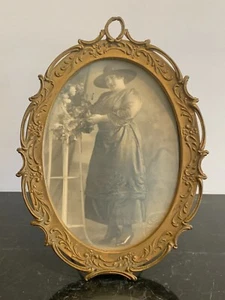 Antique Metal Oval Picture Frame - Picture 1 of 4