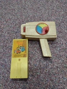 Vintage Fisher-Price movie Viewer With Broken Mickey's Trailer Cartrige - Picture 1 of 1