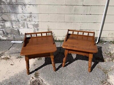 Pair Maple Mid Century Heywood Wakefield End Tables / Side Tables  (ET33) • 400$