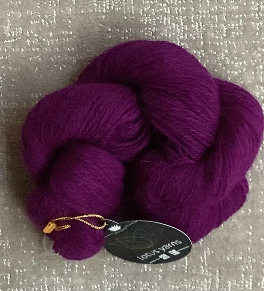 Hilo de angora púrpura 90 % peso de encaje 50 gramos/350 metros Foto 1 de 1