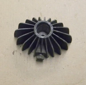 TRIUMPH 500 650 750 USED ZENER DIODE HEAT SINK GOOD CONDITION - Bild 1 von 1