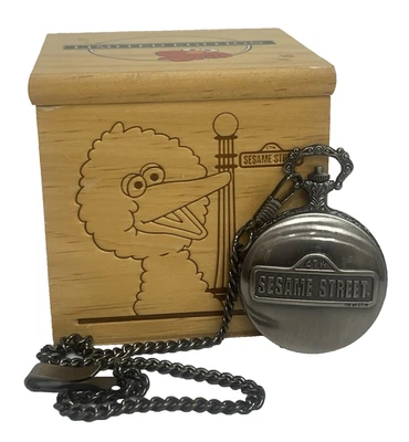 Reloj Bolsillo Tienda General SESAME STREET De Colección con Caja de Madera Big Bird Elmo Foto 1 de 4