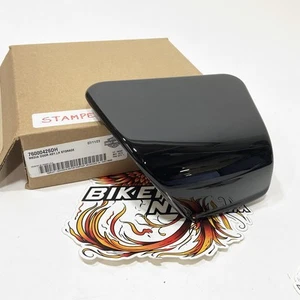 New Genuine Harley 2017-2023 FLTR Left Media Storage Door Vivid Black 76000426DH - Bild 1 von 2