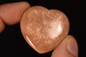 *MOONSTONE* Heart 4cm 22.4g Palm Stone Natural, Inner Growth Strength - Picture 1 of 13