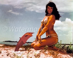 Vintage Bettie Page 1950s Pin-Up Girl Photo 8x10 Retro Poster Print - Bild 1 von 1