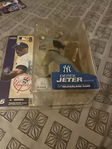 Derek Jeter McFarlane's Sports Picks MLB Series 5 New York Yankees - Picture 1 of 4