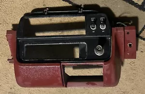 1980's AMC Eagle Center Radio, Defrost, Wash Switch Bezel - Foto 1 di 3