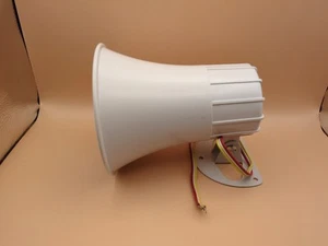 New UltraTech IM-SS15 Siren Wall Mount Alarm Horn Speaker 15W 6VDC - 12VDC - Picture 1 of 7