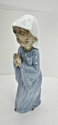 NAO Lladro girl in prayer Retired Porcelain 11 inch Figurine handmade Spain #545 - Image 1 of 4