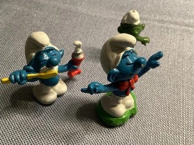3 Schlumpf Figuren Zahnbürste Zahnpasta Dirigent Schleich Schlümpfe Zähne - Bild 1 von 4