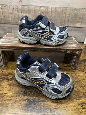 Saucony Cohesion 银色蓝色男孩/幼儿运动鞋 4.5 码 — 第 1/4 张图片