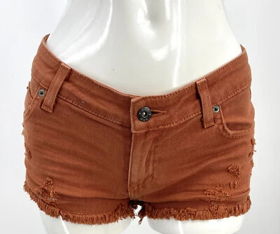 Bermuda jeans Carmar LF cintura baixa esticada desgastada marrom/noz-moscada - Imagem 1 de 4