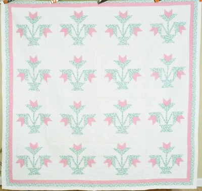 Well Quilted Vintage 30's Carolina Lily Antique Quilt ~Classic Floral Design! - Image 1 of 4