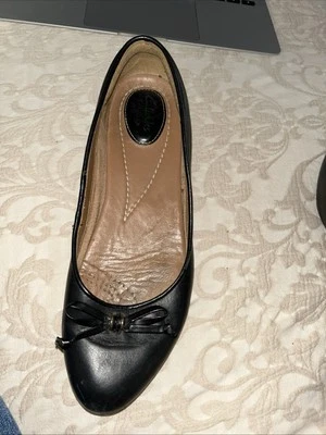 Clarks Artesanal Negro Charol Pisos Mujer 8 con Lazo Foto 1 de 2