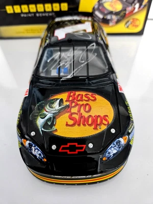 Bajo Martin Truex Jr #1 2006 Pro Shops autografiado 1/24 Nascar Foto 1 de 4