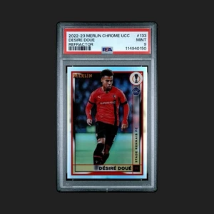 2022-2023 Topps Merlin Cromo UCC Désiré Doué Rookie Refractor PSA Como Nuevo 9 Pop 9 - Imagen 1 de 3