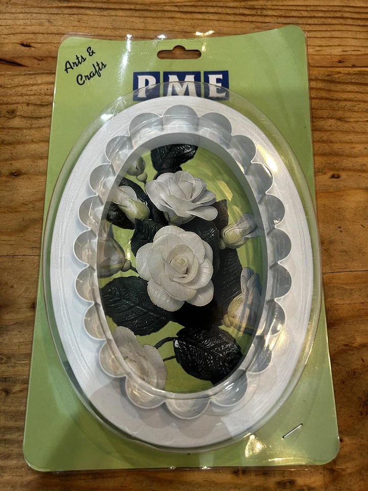 PME Creative Plaque Plain & Fluted Oval Plaque Cookie And Pastry Cutter 165mm - Image 1 of 3