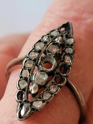 ANTIGUO ANILLO NAVETTE ORO 9K DIAMANTE TALLA MINA VICTORIANO FALTAN 5 PIEDRAS Foto 1 de 4