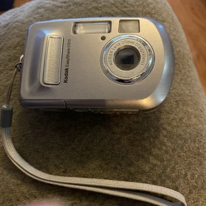 Kodak EasyShare C310 4.0MP Digital Camera Silver Read - Picture 1 of 8