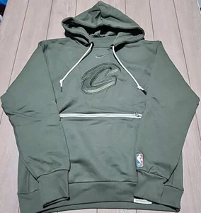 Neu mit Etikett Nike Standard Issue Cleveland Cavs grüner Hoodie Team PE L-Tall DA8346-325 LT - Bild 1 von 9