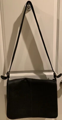 Maletín Coach Bolso Mensajero de Cuero Negro con Correa Ajustable, Solapa y Cremallera Foto 1 de 4