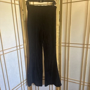 Free People Hose schwarz weich geometrisch gerippt elastischer Bund weites Bein M EUC-NEUWERTIG - Bild 1 von 18