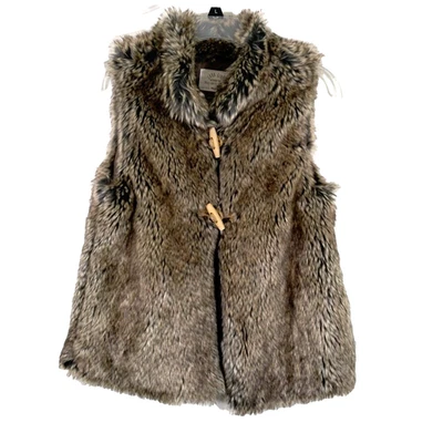 Zara Girls Faux Fur Vests Size 11/12 Sleeveless Outerwear 2 Button Lined - Image 1 of 4