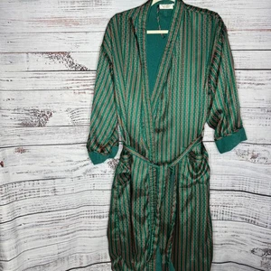 Bata vintage Victoria’s Secret verde a rayas satinado kimono vestido con cinturón - Imagen 1 de 6