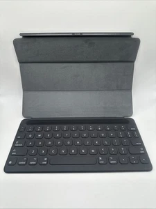 Apple Smart Keyboard (A1829) for 10.5-inch iPad Pro Black -MPTL2LL/A - Picture 1 of 5