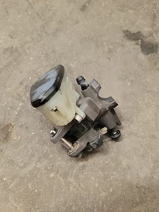 BRAKE MASTER CYLINDER FRONT Kawasaki Z 1000 2010-2013 (Z1000 ZR1000D-E) 2011 - Picture 1 of 5