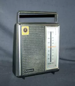 Vintage Panasonic AM/FM Portable Radio Model RF-563 black 1970s works on AC - Picture 1 of 8