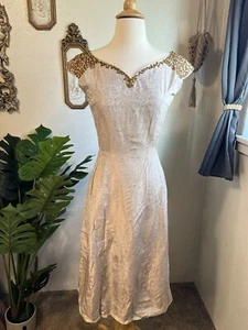 Vintage 50s Cap Sleeve Beaded Sweetheart Neckline Cocktail Pink Creme Dress - Picture 1 of 16